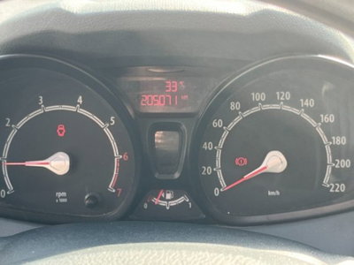 Ford Fiesta 1.2 82CV 5 porte (15)