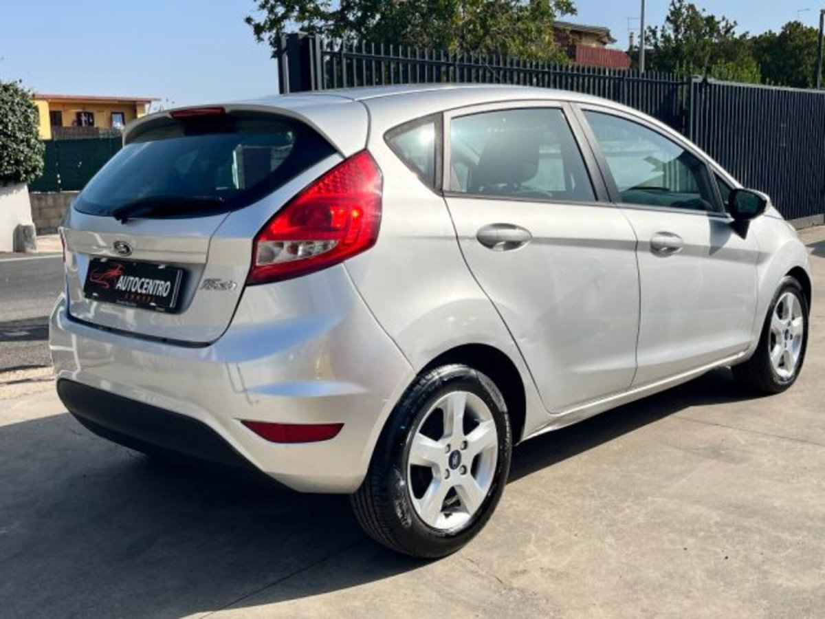 Ford Fiesta 1.2 82CV 5 porte (6)