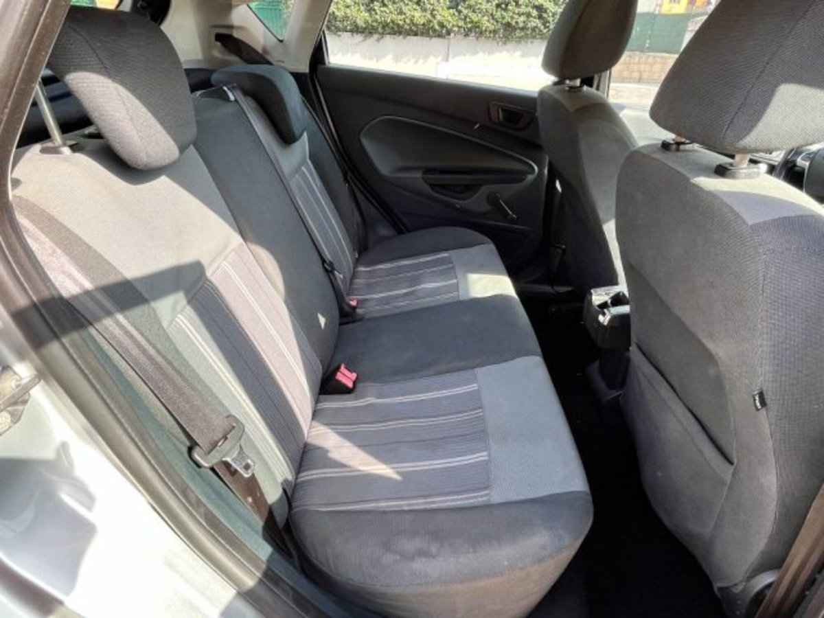 Ford Fiesta 1.2 82CV 5 porte (8)