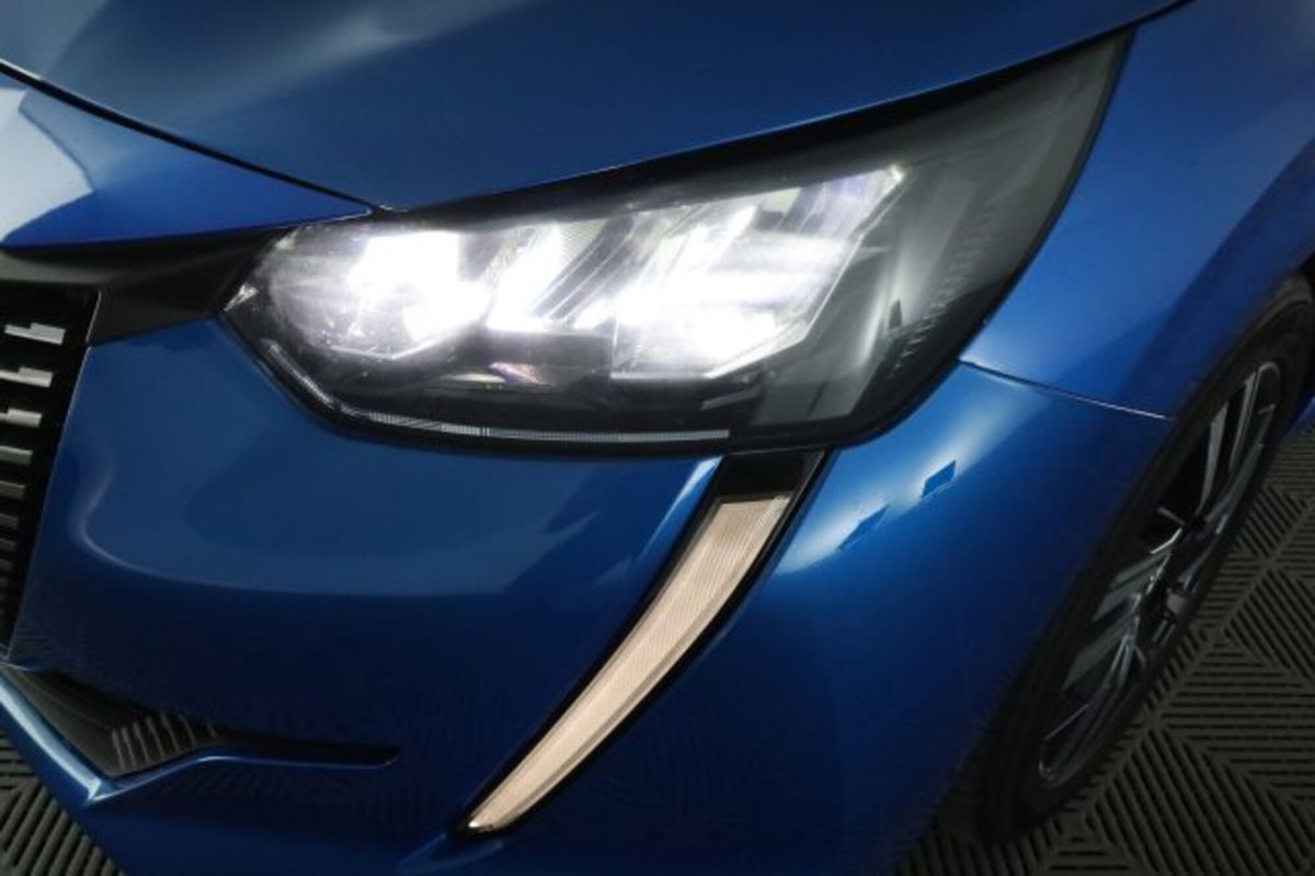 Peugeot 208 PureTech 100 Stop&Start EAT8 5 porte Allure Pack (9)