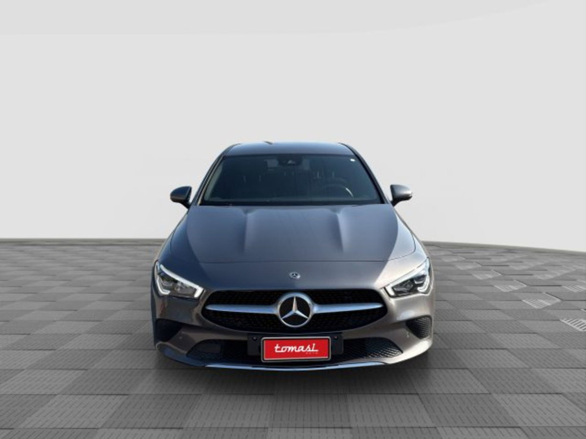 Mercedes-Benz CLA Shooting Brake 200 d Automatic Shooting Brake Executive (8)