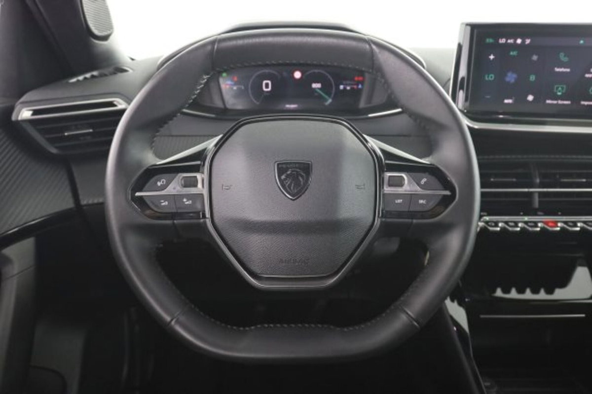 Peugeot 2008 PureTech 100 S&S Allure (5)