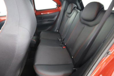 Toyota Aygo X 1.0 Lounge Air 72cv s-cvt (3)
