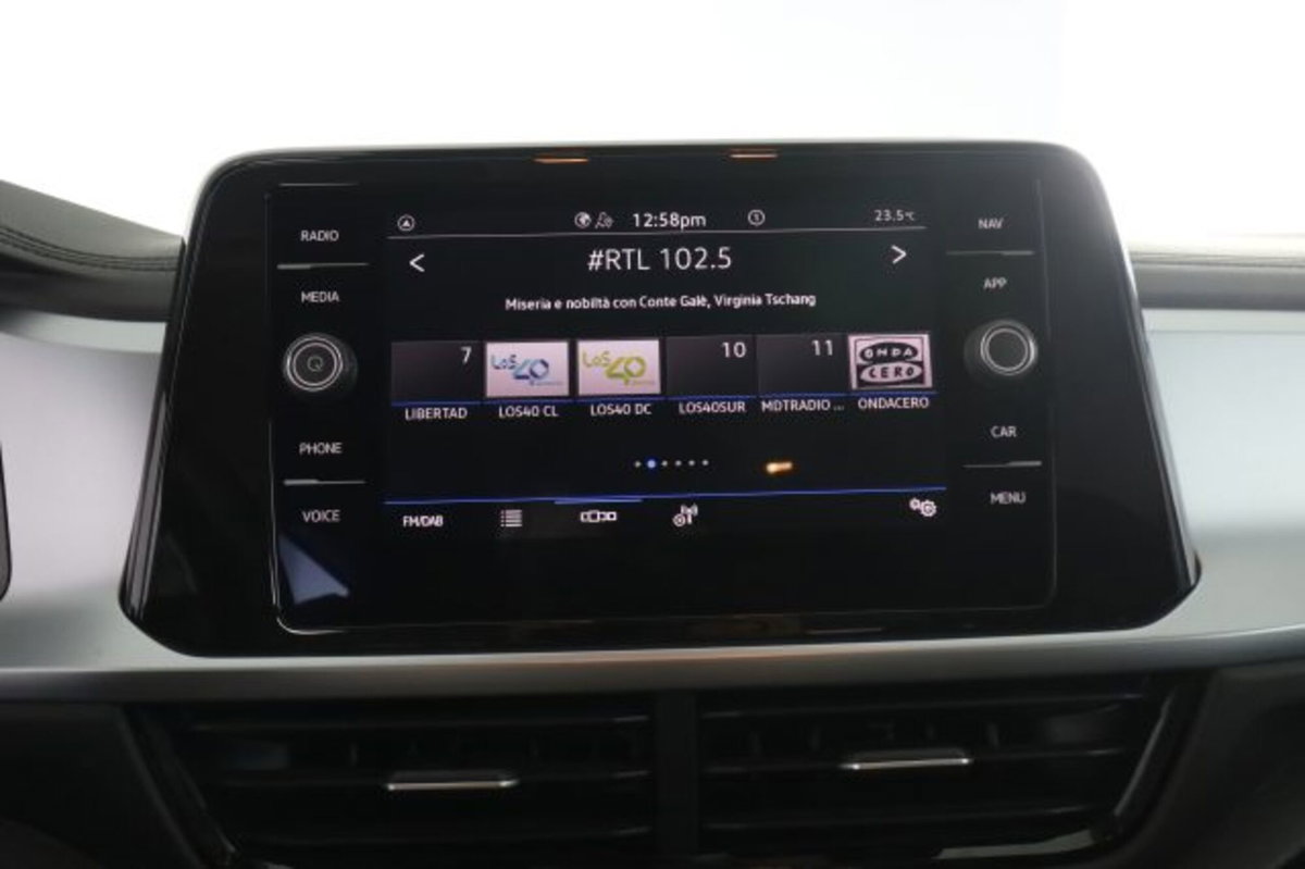 Volkswagen T-Roc 1.5 tsi Life dsg (11)