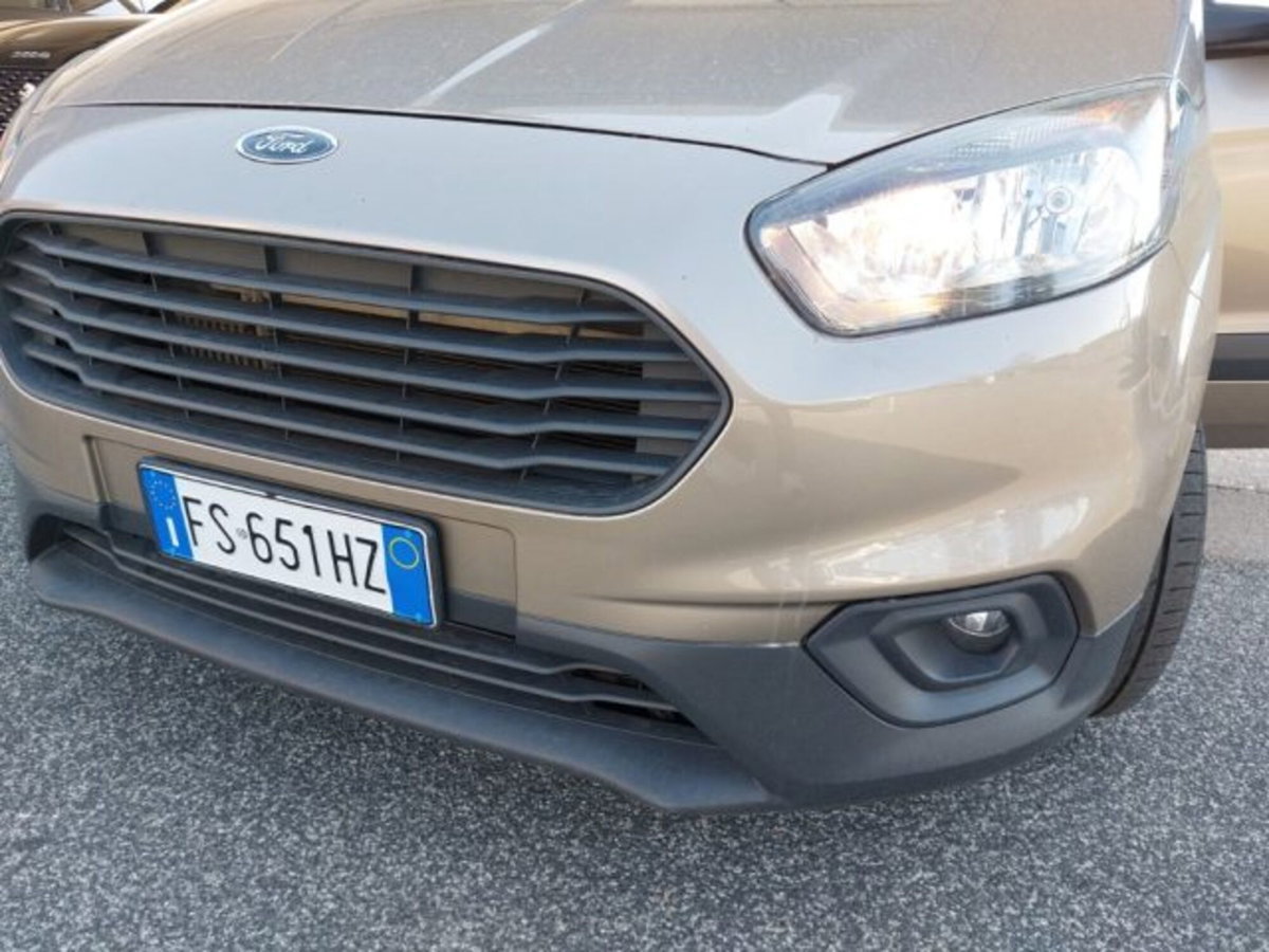 Ford Transit Courier 1.0 EcoBoost 100CV  Titanium (16)