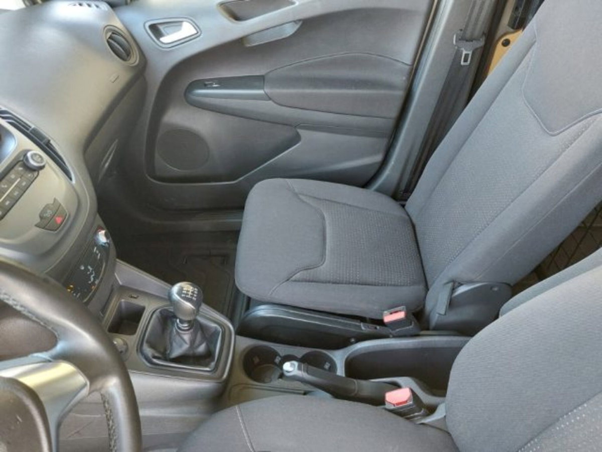 Ford Transit Courier 1.0 EcoBoost 100CV  Titanium (19)