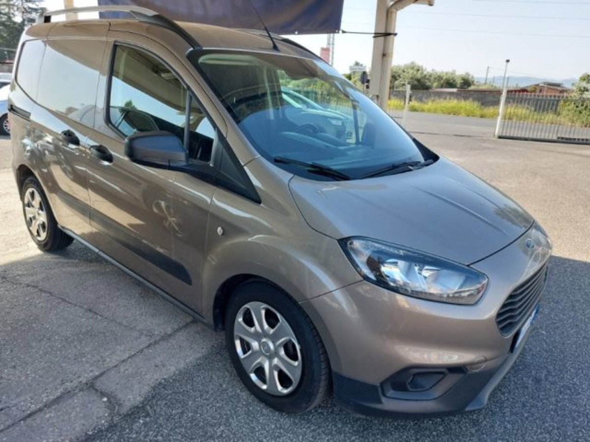 Ford Transit Courier 1.0 EcoBoost 100CV  Titanium (2)