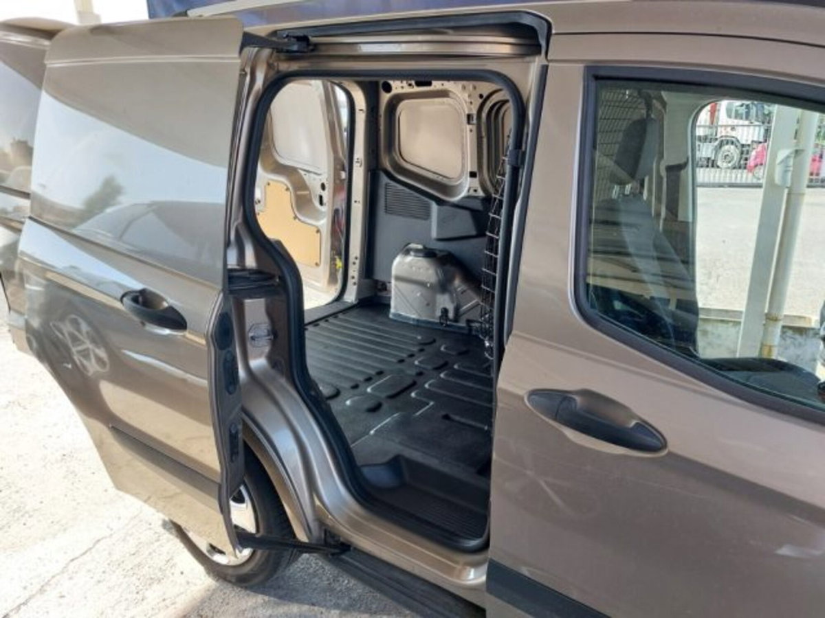 Ford Transit Courier 1.0 EcoBoost 100CV  Titanium (6)