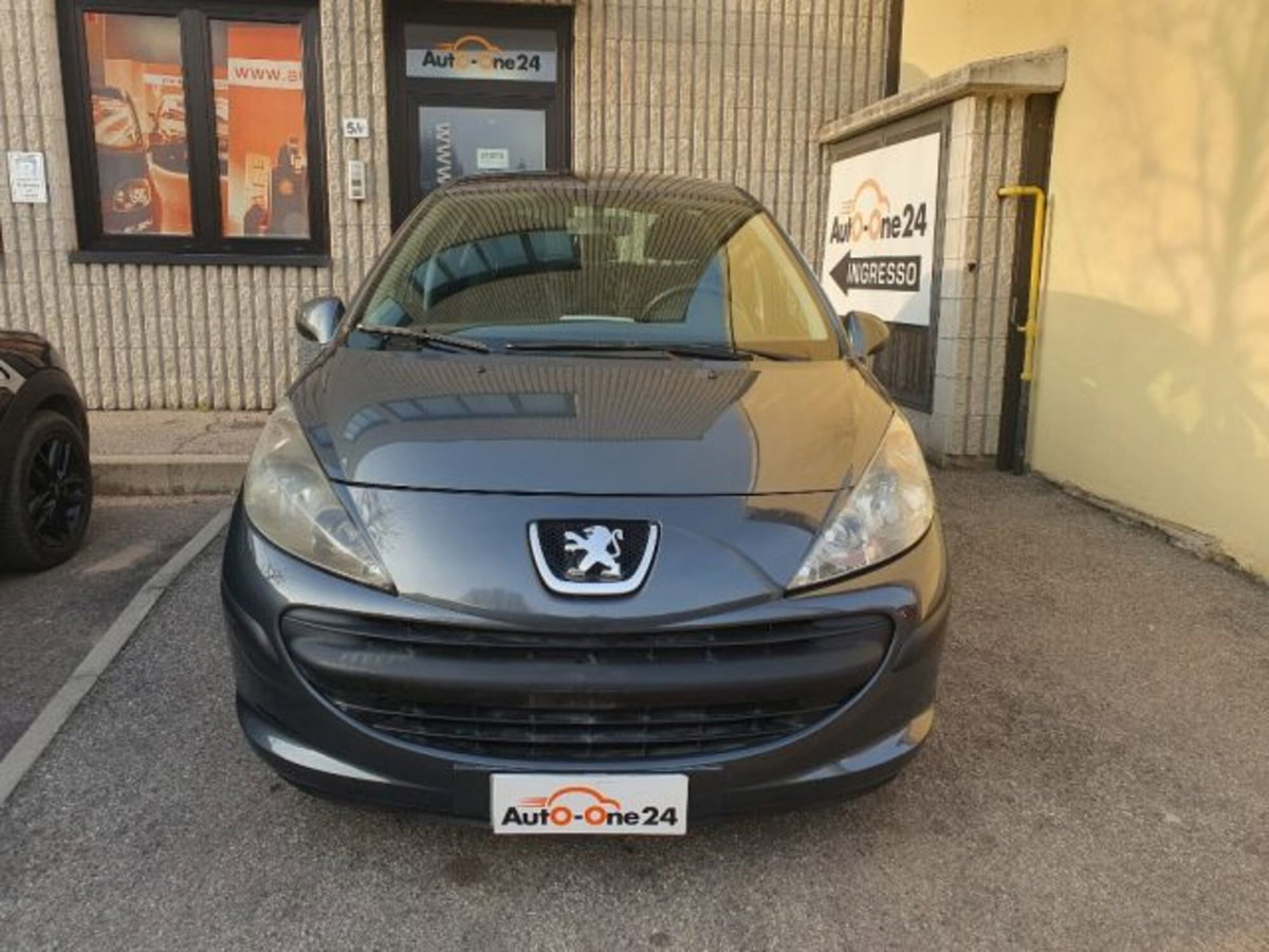 Peugeot 207 HDi 70CV 5p. X Line Business (2)