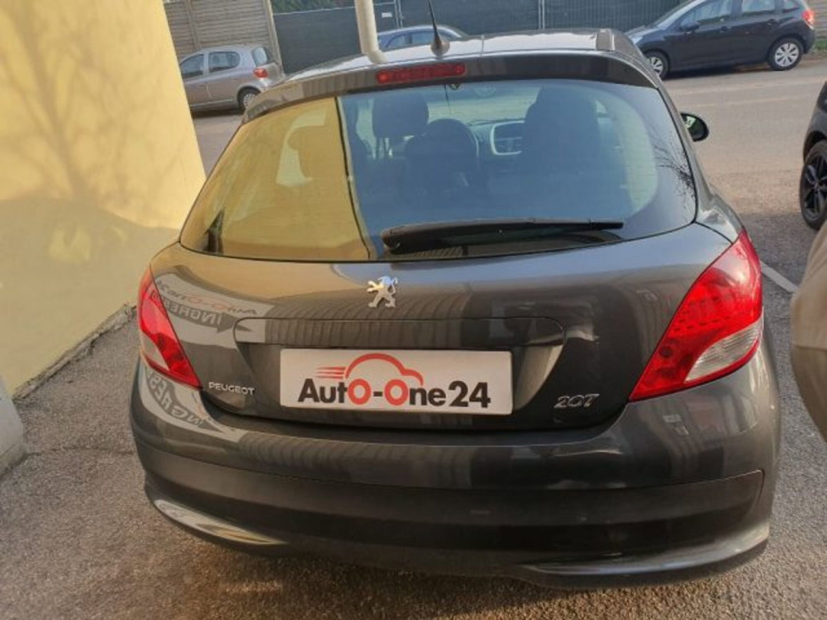 Peugeot 207 HDi 70CV 5p. X Line Business (7)