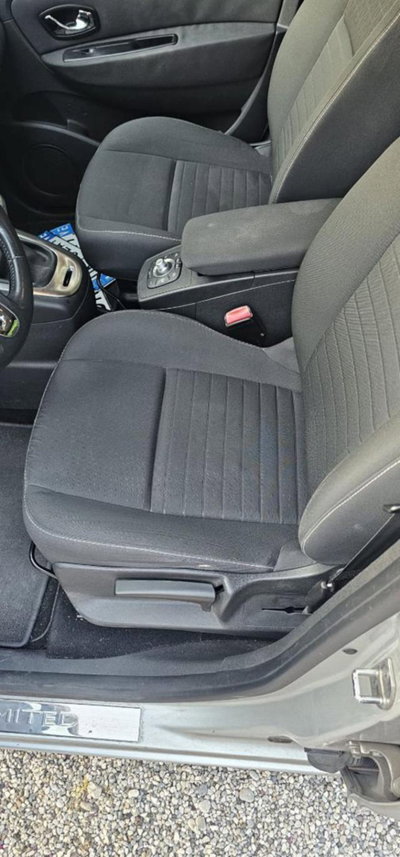 Renault Scenic E-Tech Electric XMod dCi 110 CV EDC Limited (10)