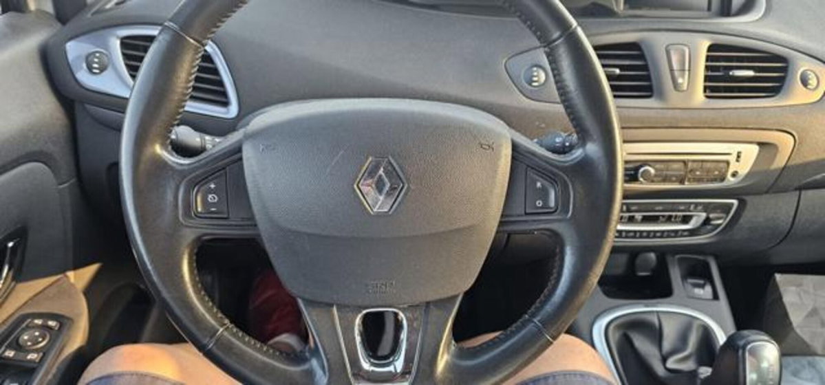 Renault Scenic E-Tech Electric XMod dCi 110 CV EDC Limited (11)