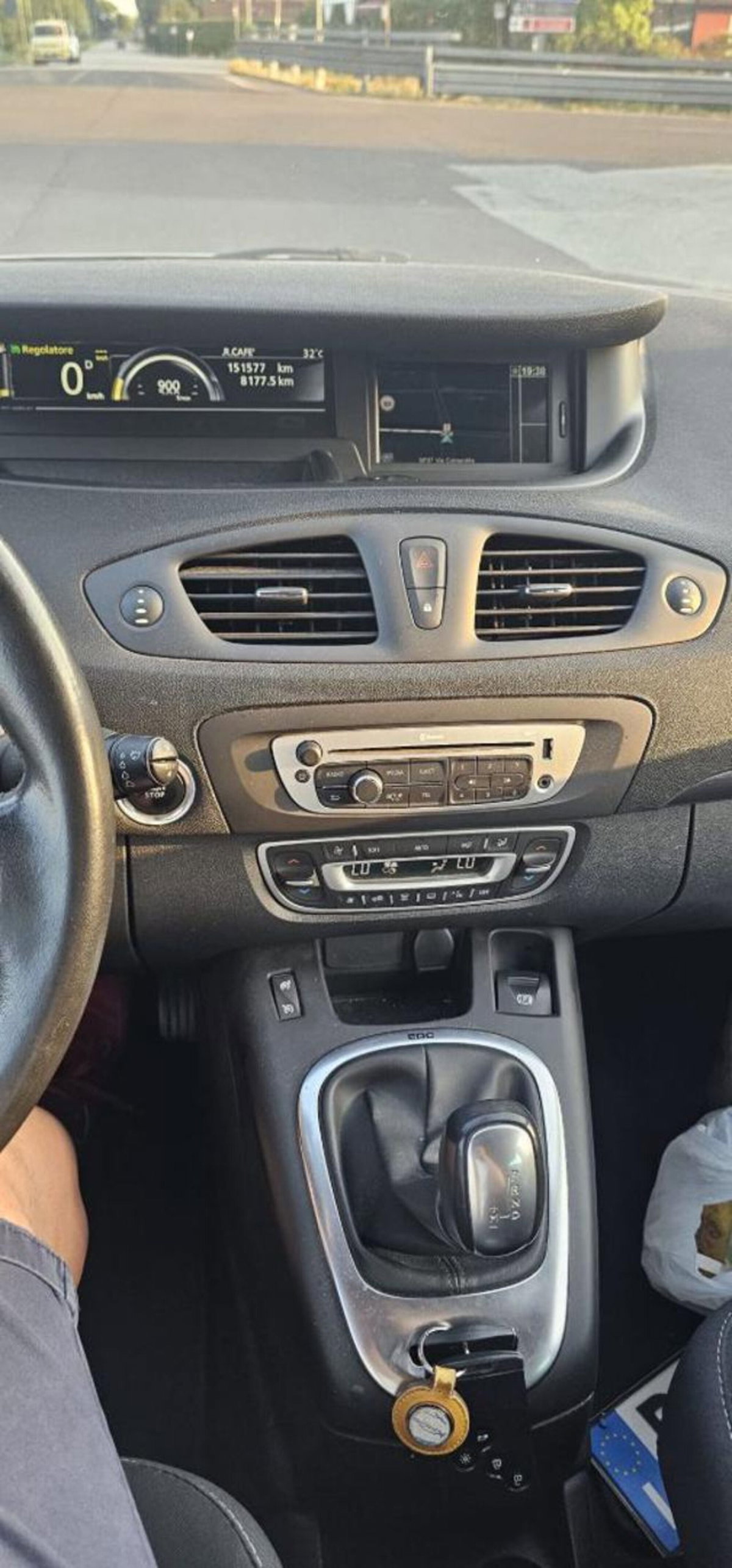 Renault Scenic E-Tech Electric XMod dCi 110 CV EDC Limited (15)