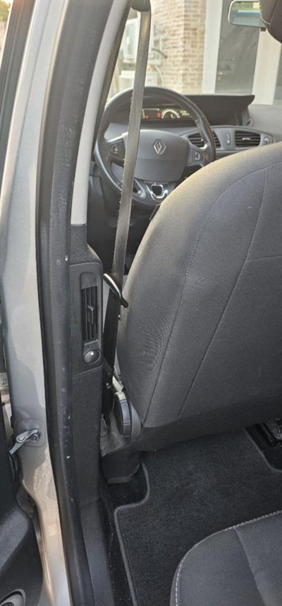 Renault Scenic E-Tech Electric XMod dCi 110 CV EDC Limited (16)