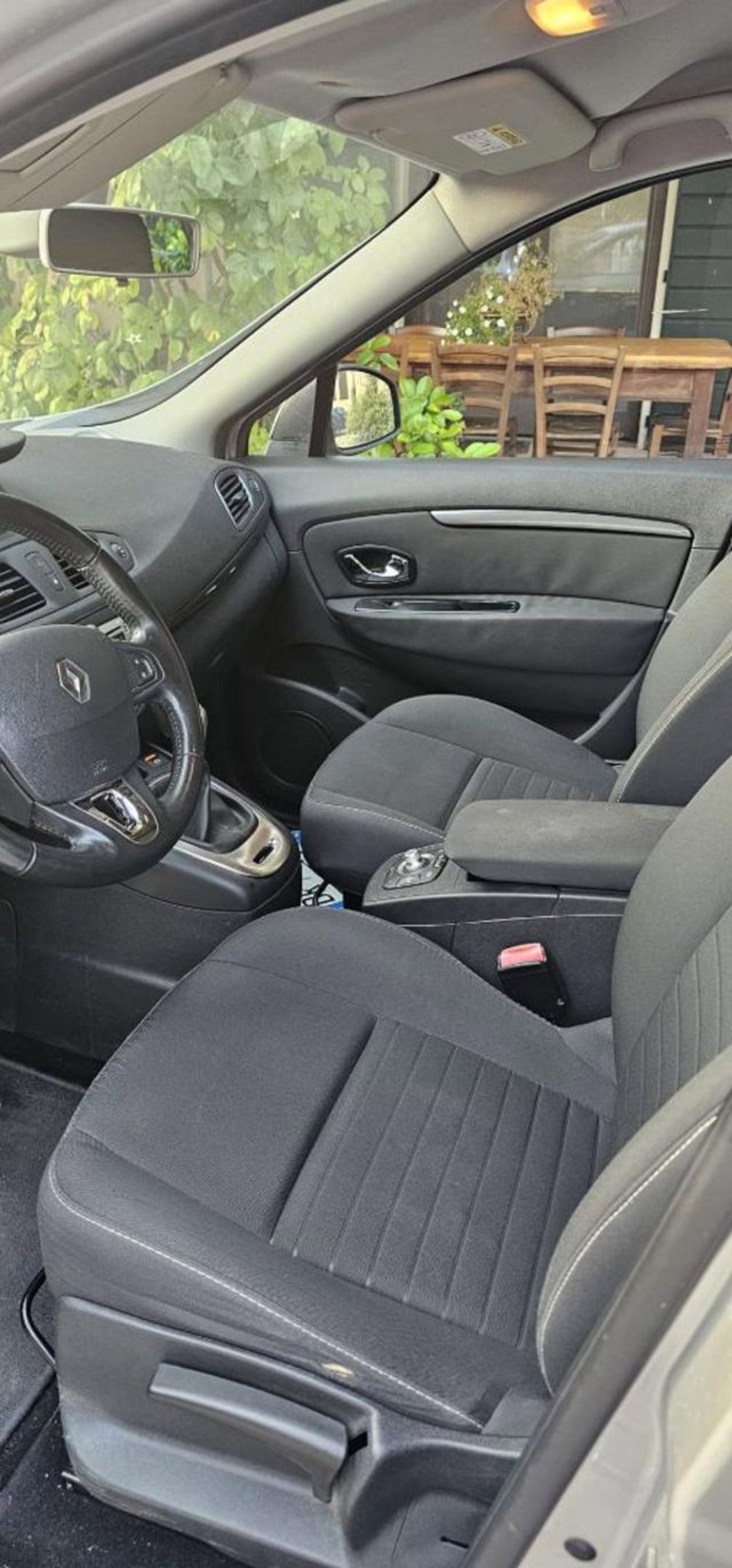 Renault Scenic E-Tech Electric XMod dCi 110 CV EDC Limited (9)