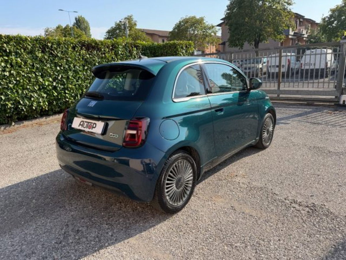Fiat 500e Icon Berlina 42 kWh (5)