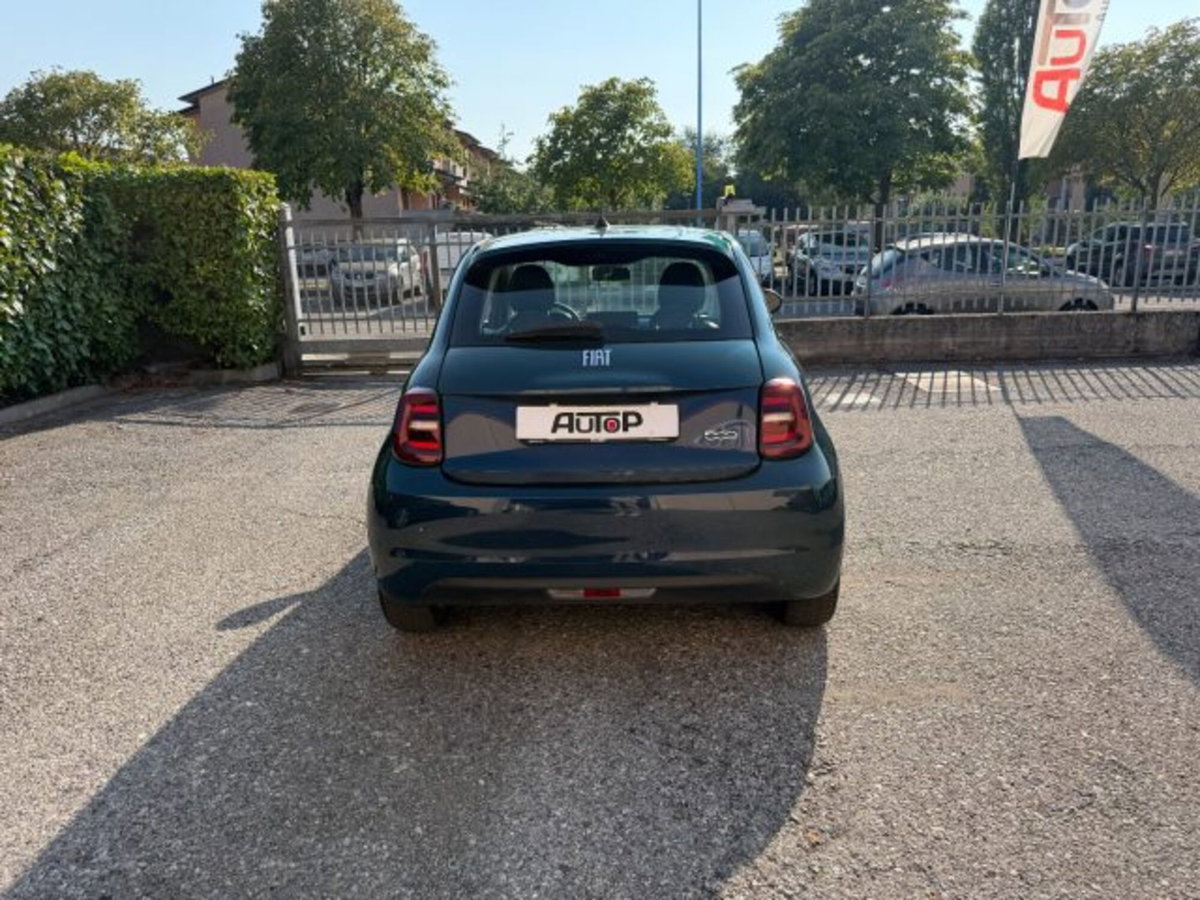 Fiat 500e Icon Berlina 42 kWh (6)