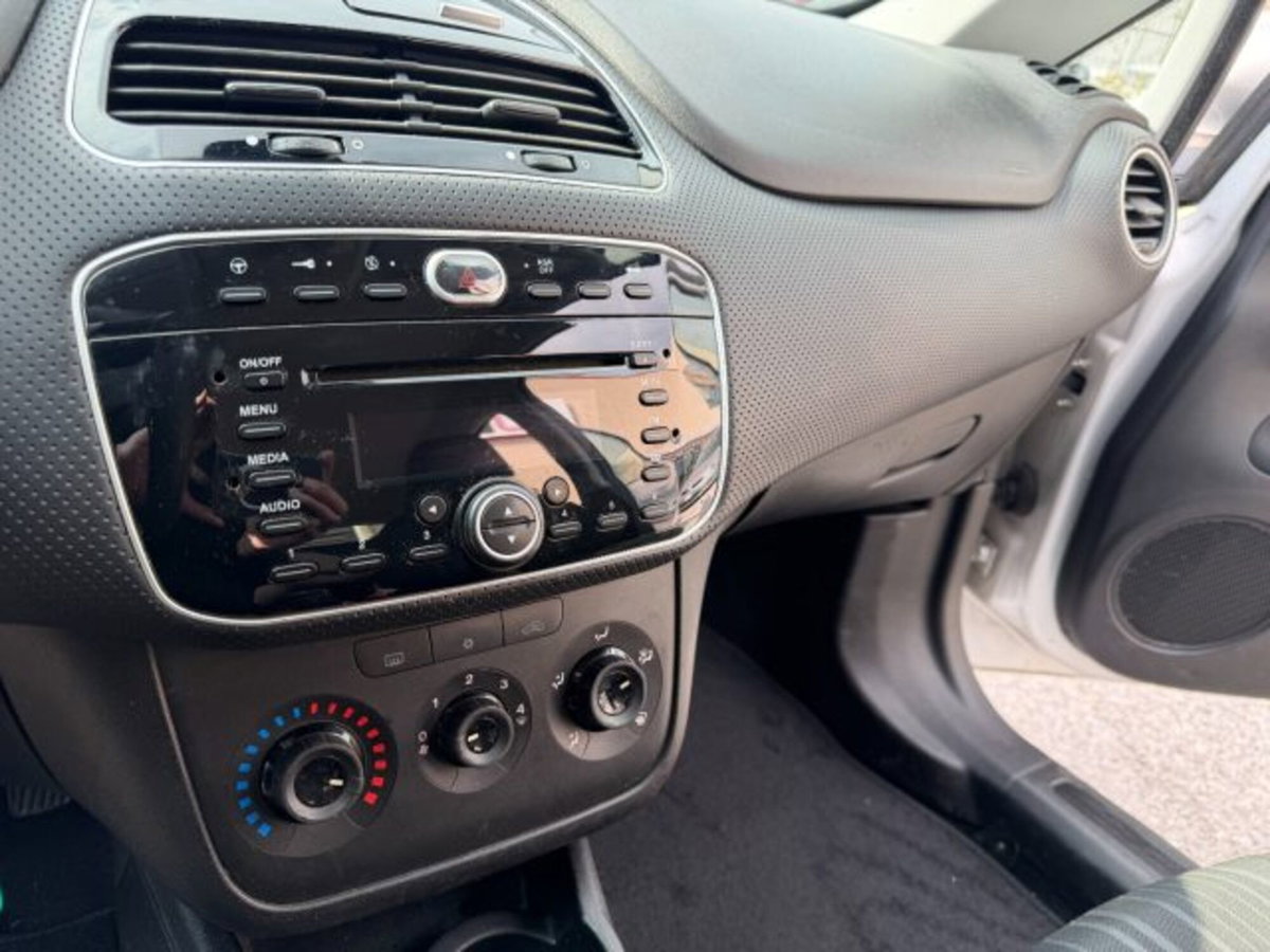 Fiat Punto Evo 1.3 Mjt 75 CV 5 porte Dynamic (12)