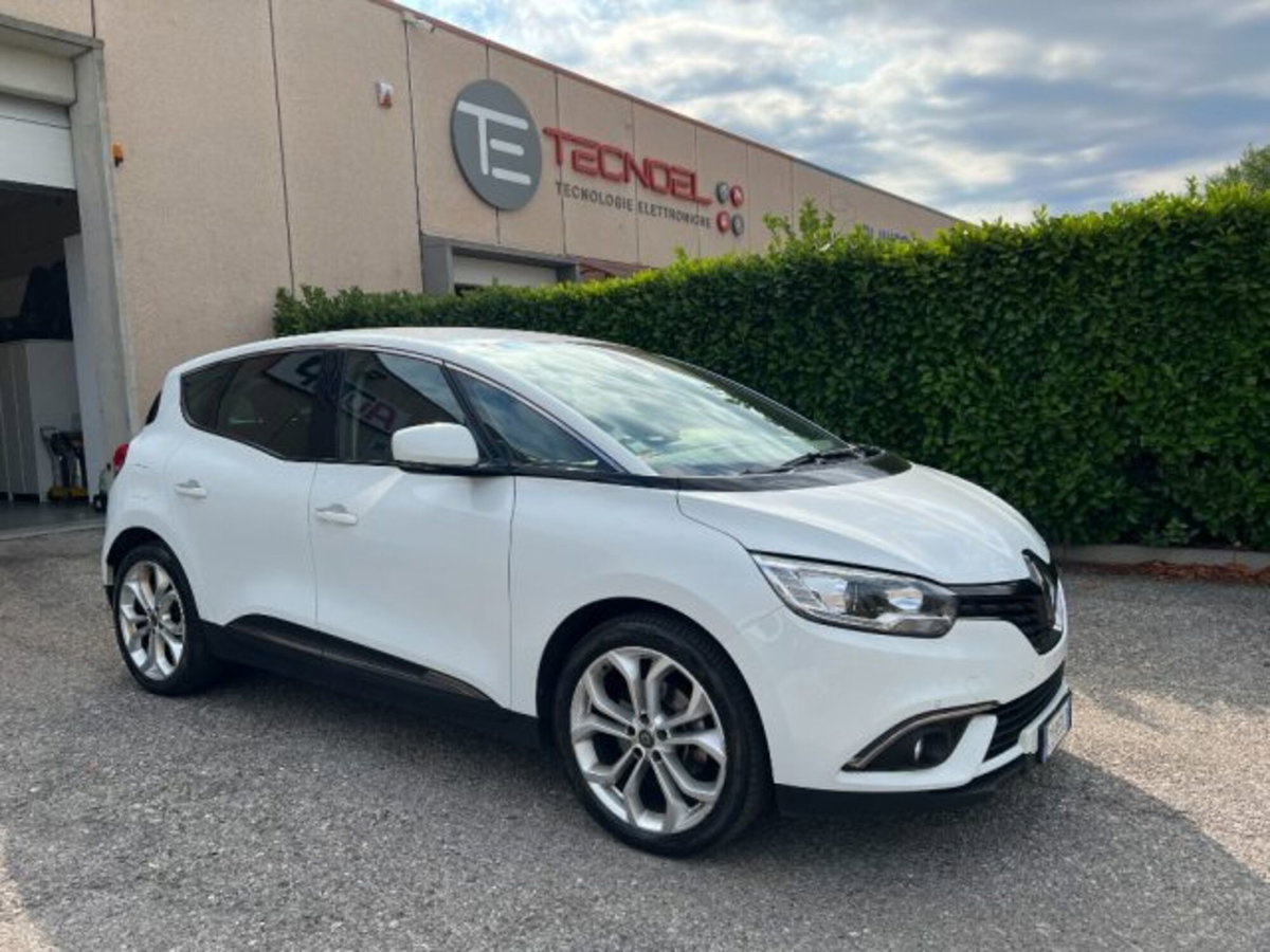 Renault Scenic E-Tech Electric 1.9 dCi Luxe Dynamique (3)