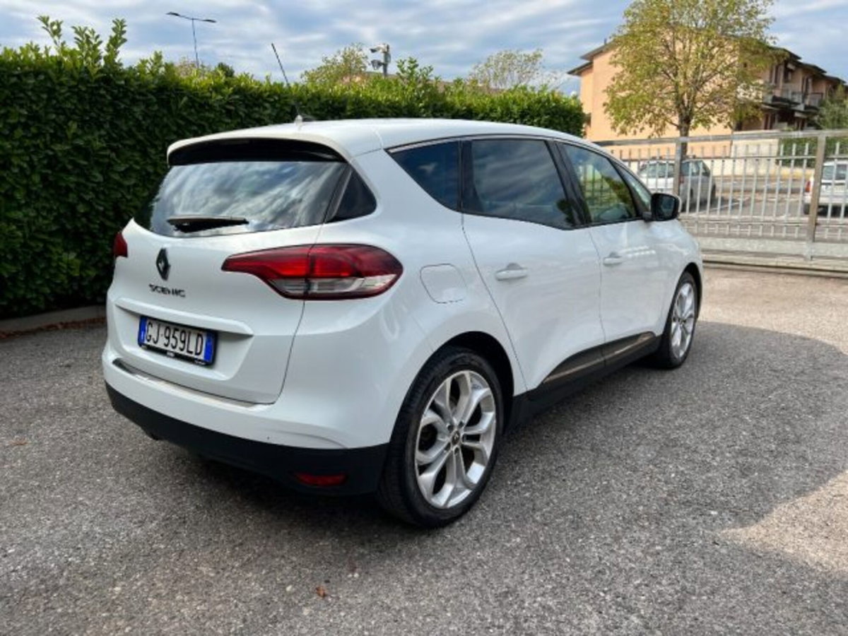 Renault Scenic E-Tech Electric 1.9 dCi Luxe Dynamique (5)