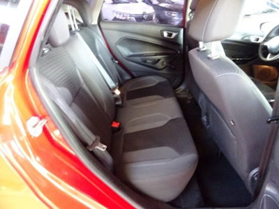 Ford Fiesta 1.5 TDCi 75CV 5 porte Titanium (10)