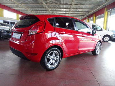 Ford Fiesta 1.5 TDCi 75CV 5 porte Titanium (5)