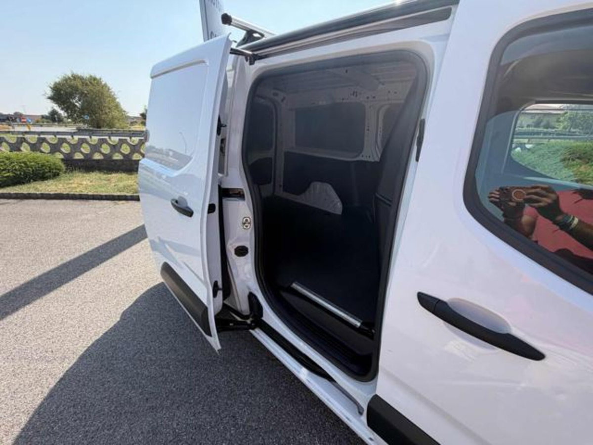Toyota Proace City City 1.5D 130 CV S&S PL 4p. Comfort (13)
