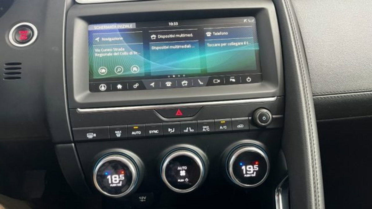Jaguar E-Pace 2.0D 150 CV AWD aut. R-Dynamic (10)
