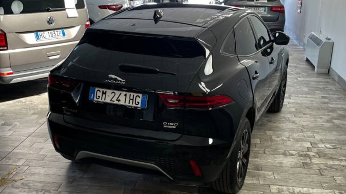 Jaguar E-Pace 2.0D 150 CV AWD aut. R-Dynamic (5)