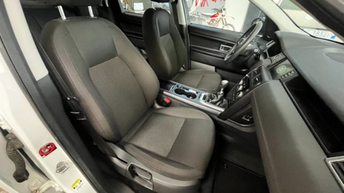 Land Rover Discovery Sport 2.0 eD4 150 CV 2WD SE (6)