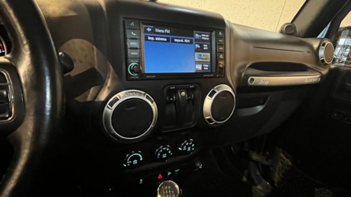 Jeep Wrangler 2.8 CRD DPF Sahara Auto (11)