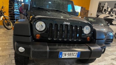 Jeep Wrangler 2.8 CRD DPF Sahara Auto (2)