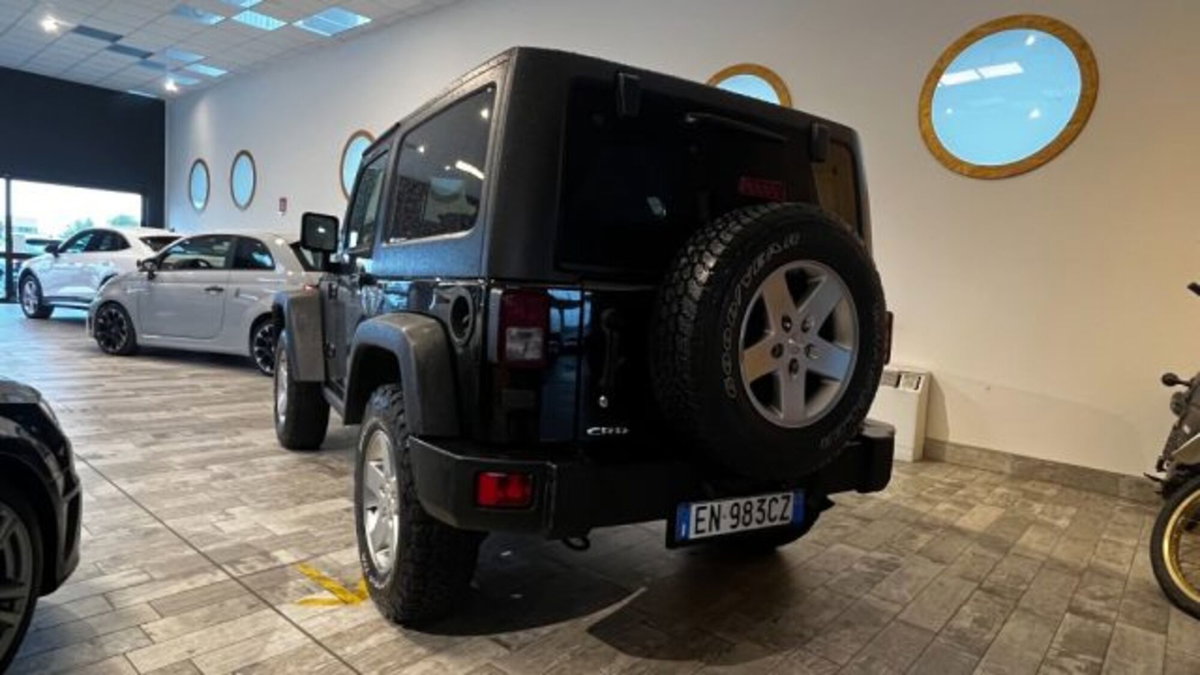 Jeep Wrangler 2.8 CRD DPF Sahara Auto (4)