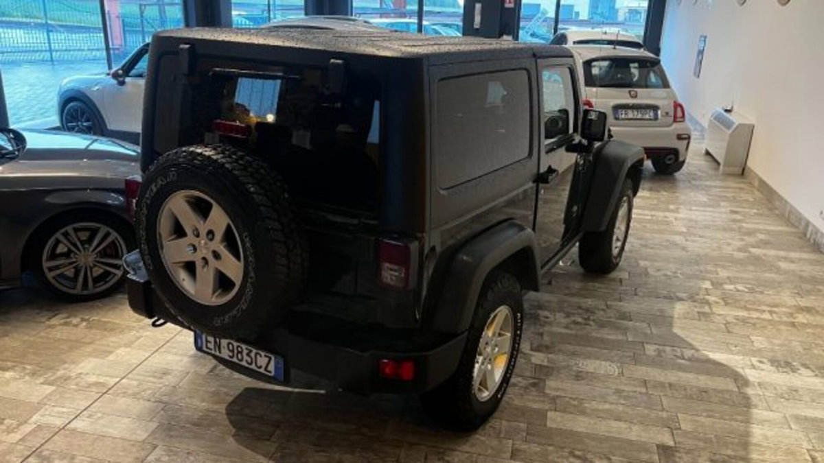 Jeep Wrangler 2.8 CRD DPF Sahara Auto (5)
