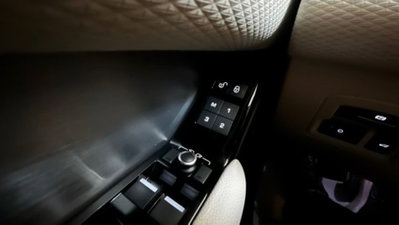 Land Rover Range Rover Velar 2.0D I4 240 CV R-Dynamic SE (14)