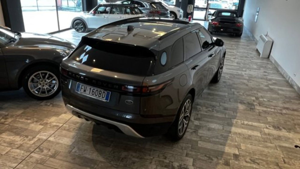 Land Rover Range Rover Velar 2.0D I4 240 CV R-Dynamic SE (4)