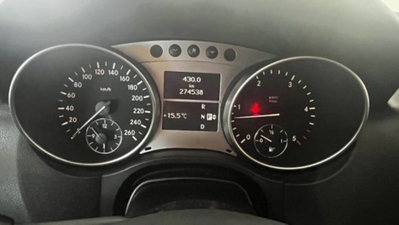 Mercedes-Benz Classe ML 320 CDI Sport (8)