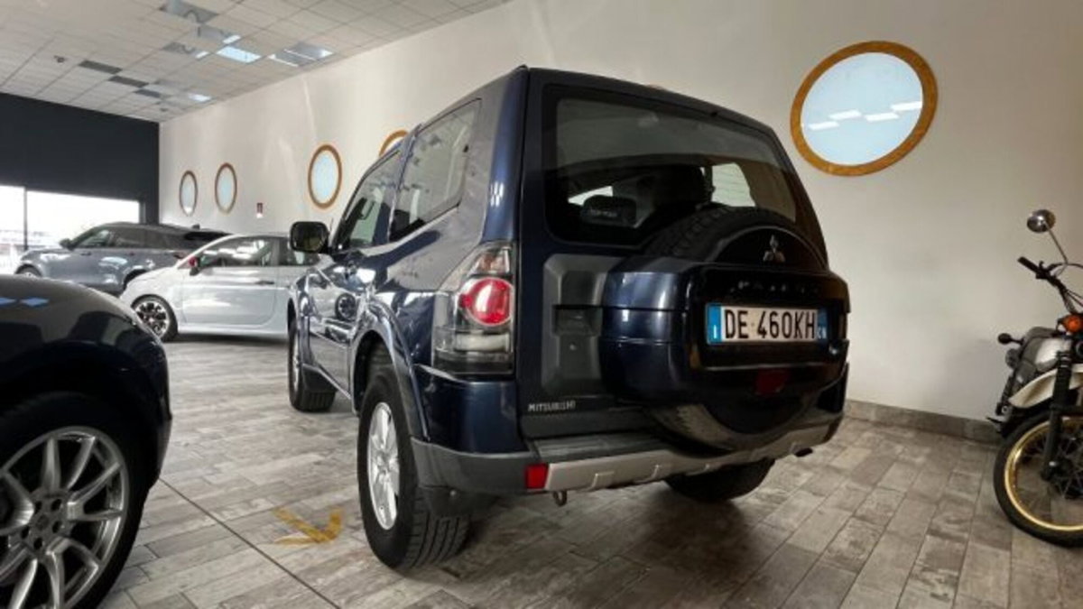 Mitsubishi Pajero 3.2 DI-D 16V aut. 3p. Instyle DPF (4)