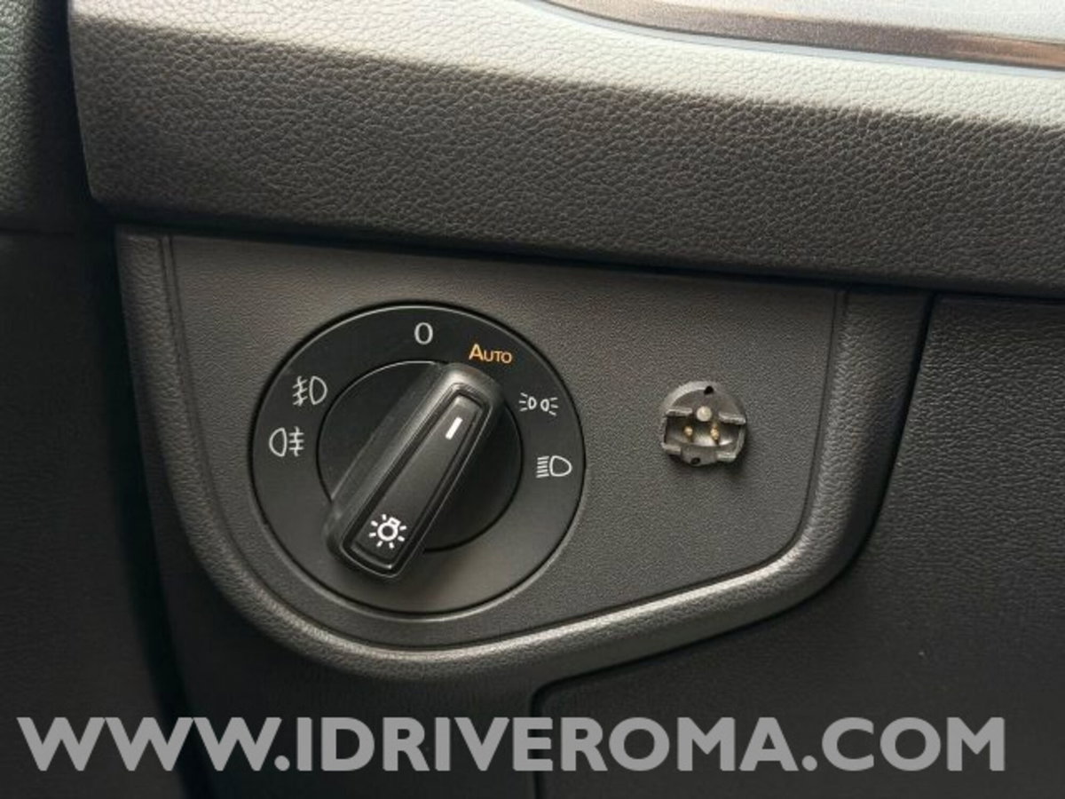 Volkswagen Polo 1.0 tsi Style 95cv dsg (17)