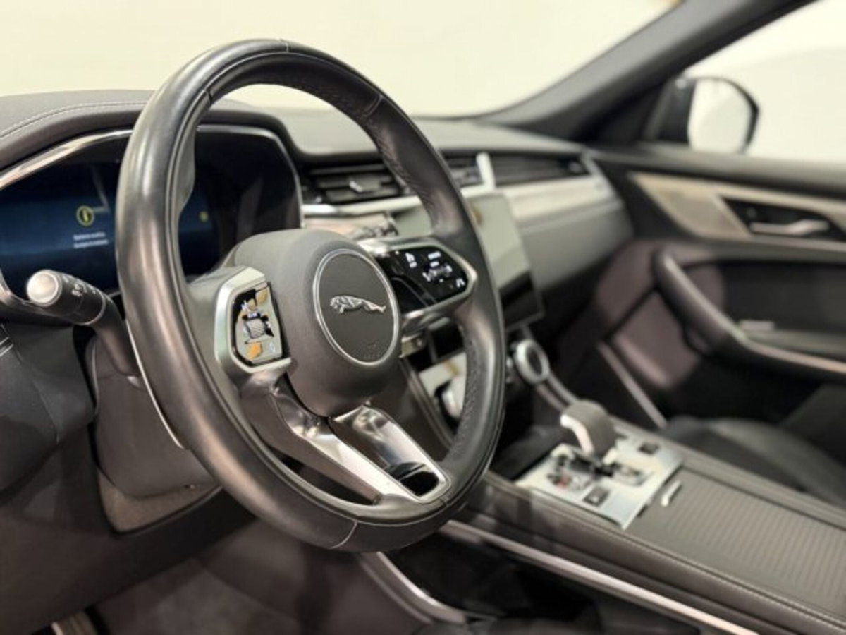 Jaguar F-Pace 2.0 D 204 CV AWD aut. R-Dynamic Black (12)