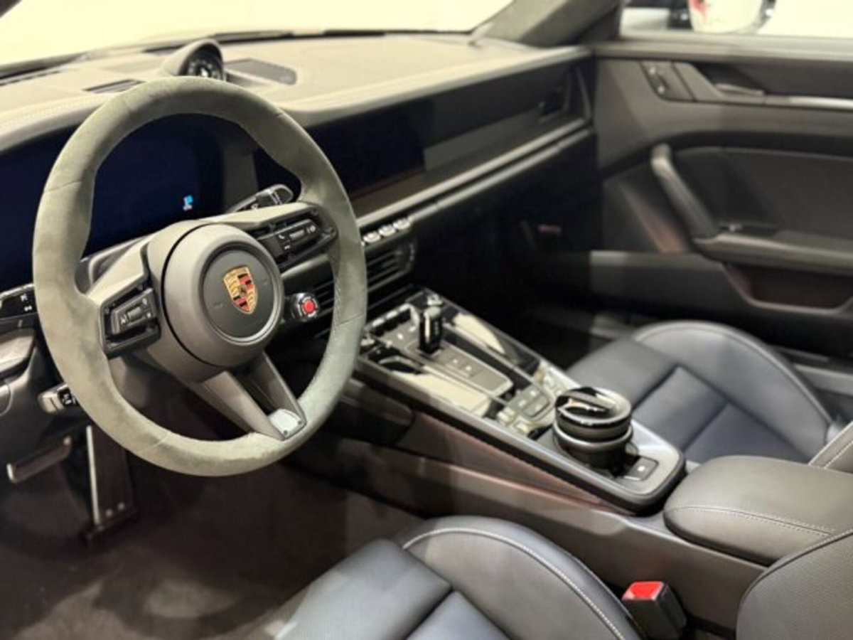 Porsche 911 Coupé 3.6 Carrera 4 GTS auto (19)