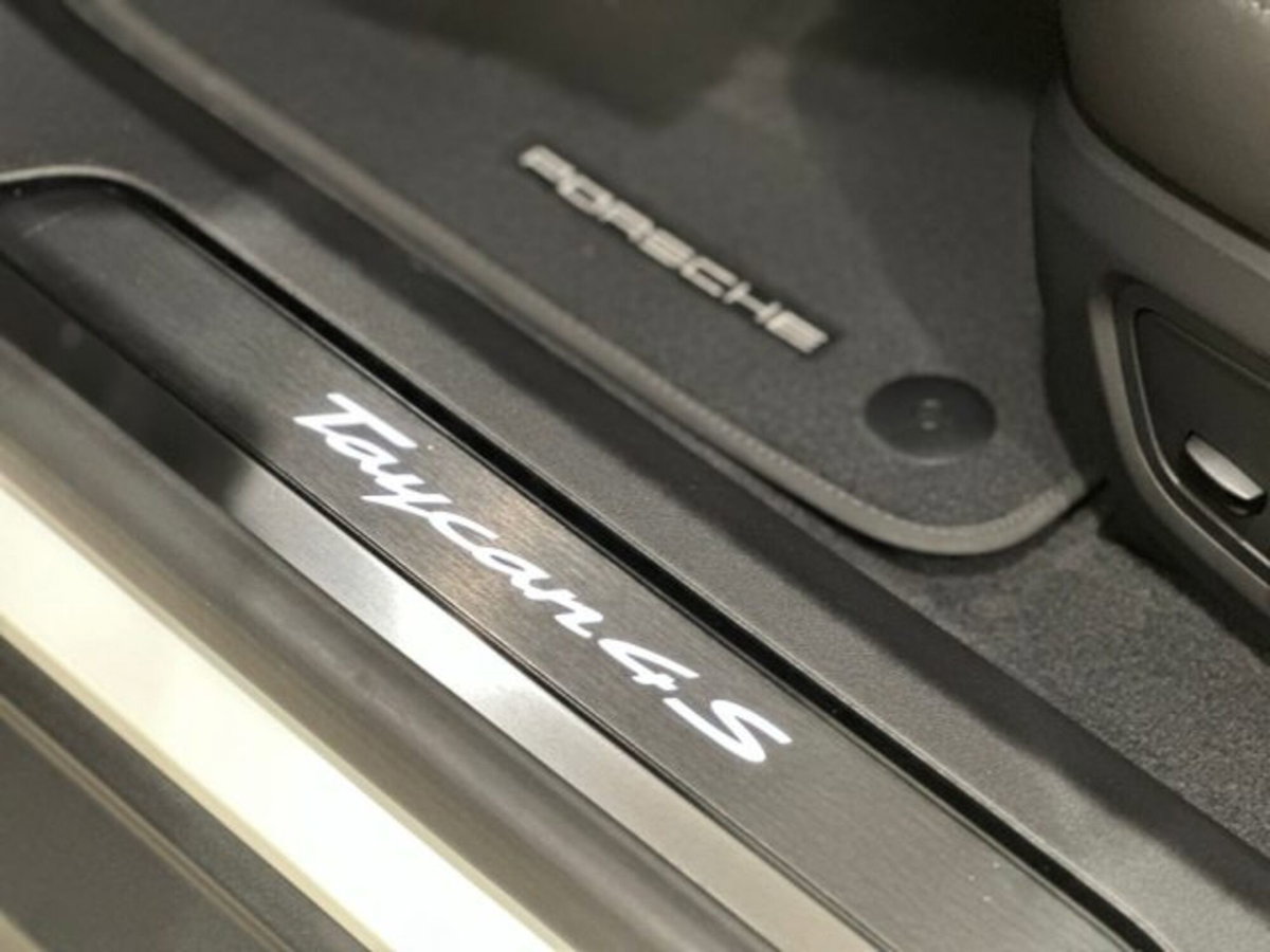 Porsche Taycan 4S Performance (15)