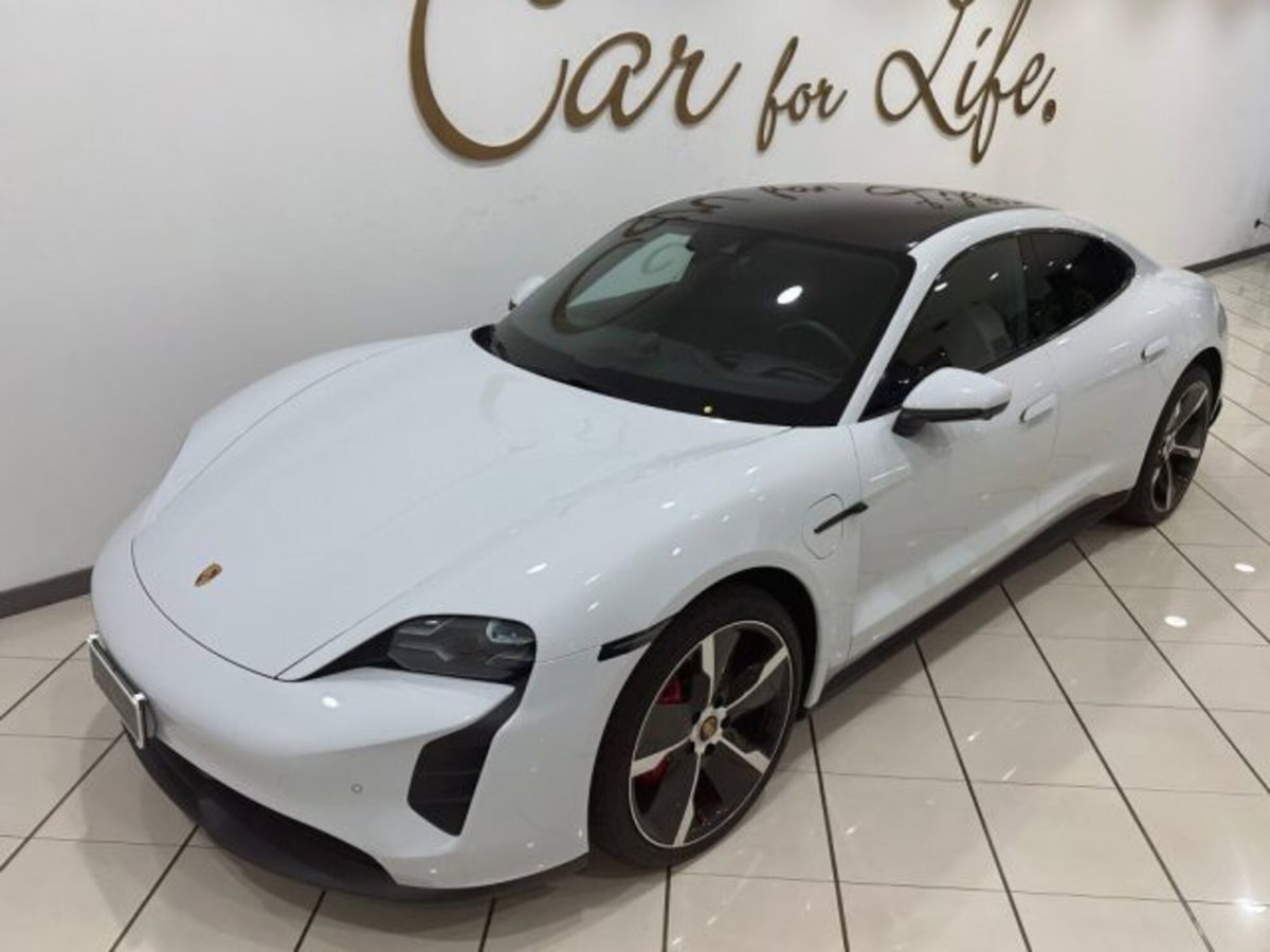 Porsche Taycan 4S Performance (2)