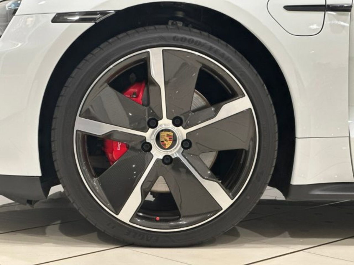 Porsche Taycan 4S Performance (4)