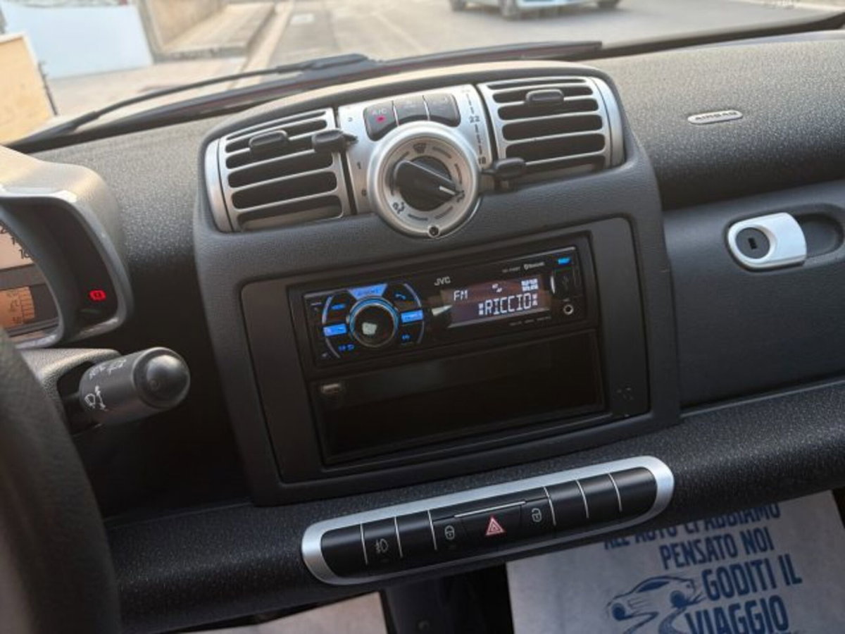smart Fortwo 1000 52 kW MHD coupé passion (13)
