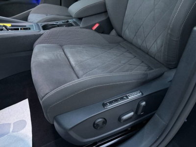 Volkswagen Golf Variant 2.0 tdi Style 150cv dsg (19)
