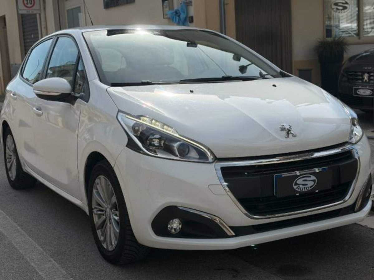 Peugeot 208 82 5 porte Access (2)