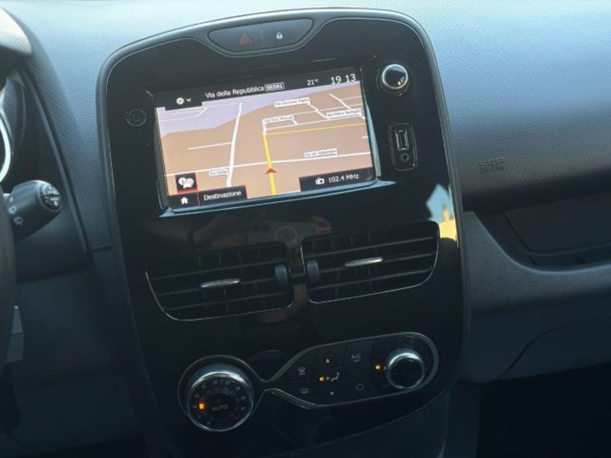 Renault Clio dCi 8V 90CV Start&Stop 5 porte Energy Intens (17)
