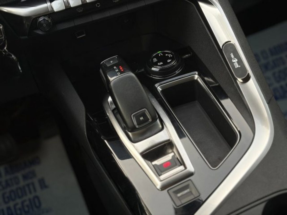 Peugeot 3008 BlueHDi 130 S&S EAT8 Allure Pack (17)