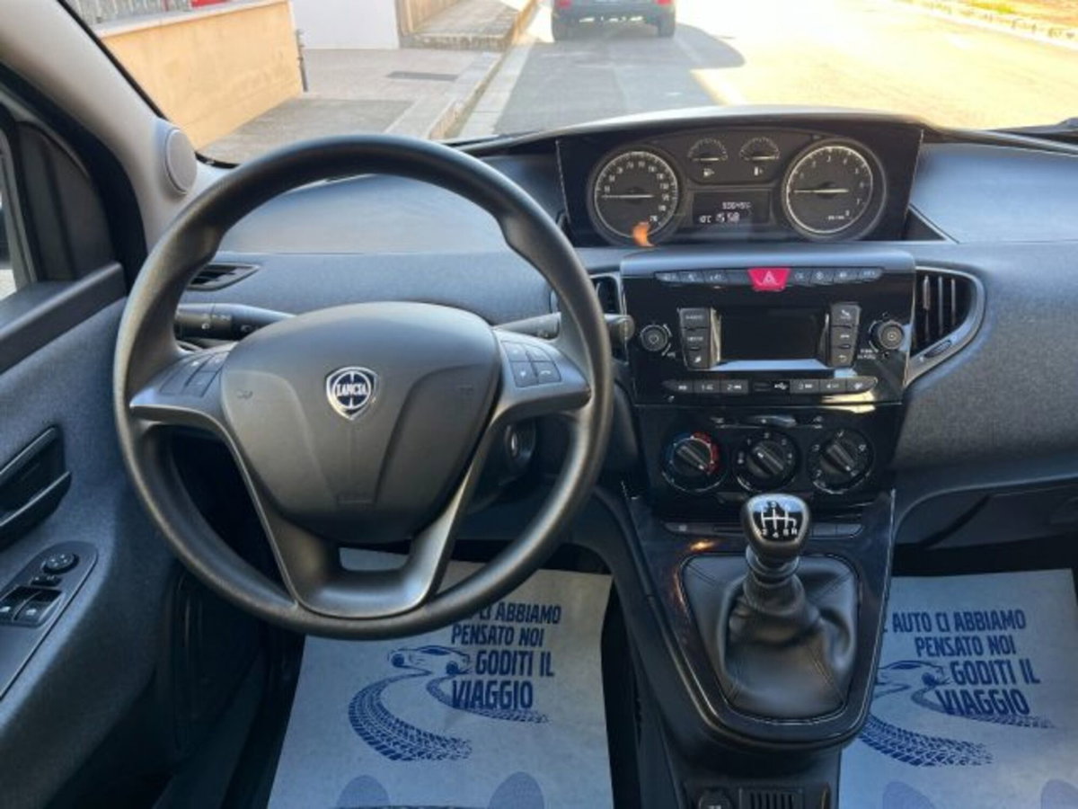 Lancia Ypsilon 1.0 FireFly 5 porte S&S Hybrid Gold Plus (13)